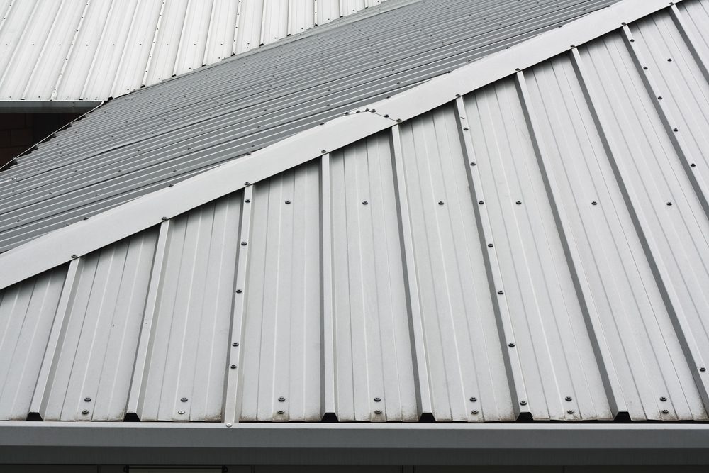 Ag panel metal with many fasteners